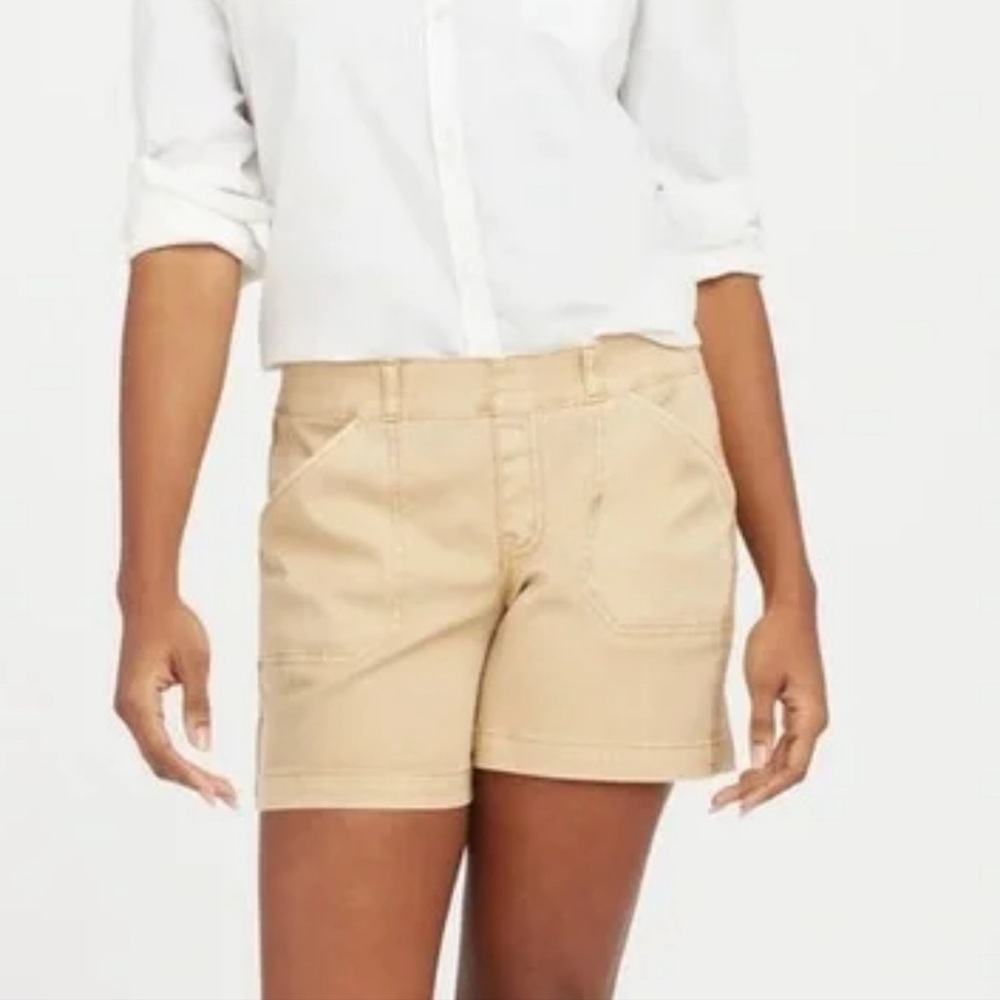 SPANX Women's 6” Almond Twill Shorts, Small NWT